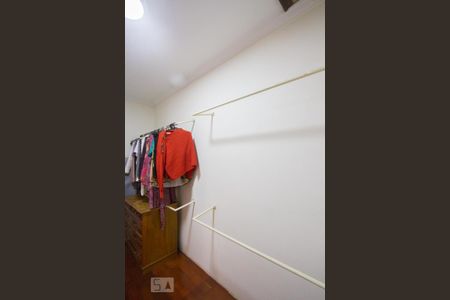 Casa à venda com 350m², 3 quartos e 3 vagasCloset da Suíte