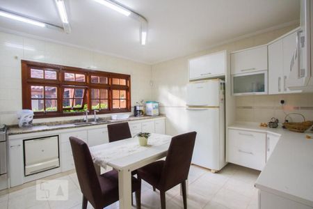Casa à venda com 350m², 3 quartos e 3 vagasCozinha