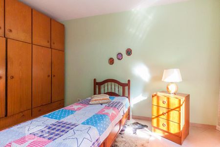 Casa à venda com 230m², 3 quartos e 3 vagas Casa à venda com 230m², 3 quartos e 3 vagasQuarto 3