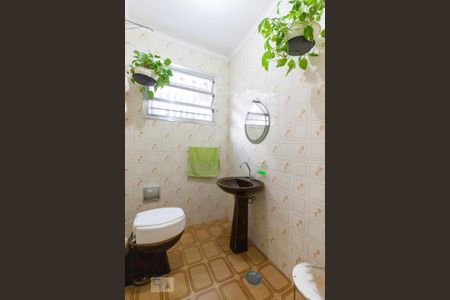 Casa à venda com 230m², 3 quartos e 3 vagas Casa à venda com 230m², 3 quartos e 3 vagasBanheiro 3