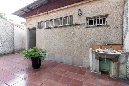 Casa à venda com 230m², 3 quartos e 3 vagas Casa à venda com 230m², 3 quartos e 3 vagasQuintal