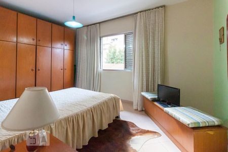 Casa à venda com 230m², 3 quartos e 3 vagas Casa à venda com 230m², 3 quartos e 3 vagasQuarto 2