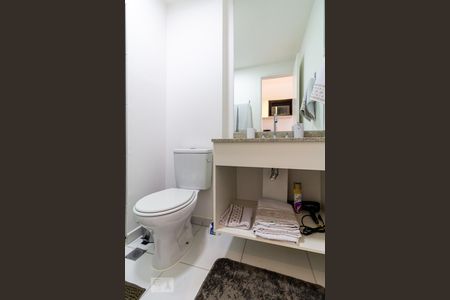 Banheiro de kitnet/studio para alugar com 1 quarto, 26m² em Consolação, São Paulo