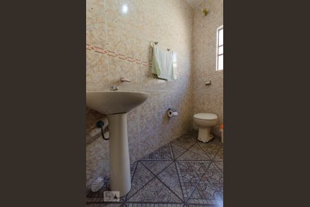 Casa à venda com 270m², 4 quartos e 1 vagaBanheiro