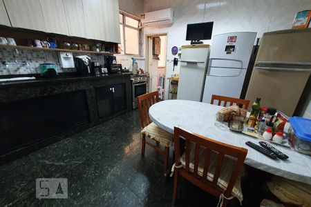 Apartamento à venda com 191m², 4 quartos e 1 vagaCozinha