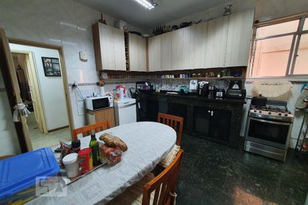 Apartamento à venda com 191m², 4 quartos e 1 vagaCozinha