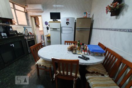 Apartamento à venda com 191m², 4 quartos e 1 vagaCozinha