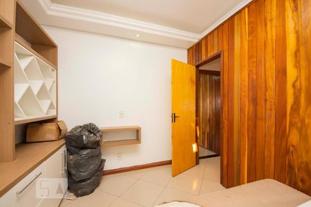 Quarto 1 de casa para alugar com 2 quartos, 220m² em Rubem Berta, Porto Alegre
