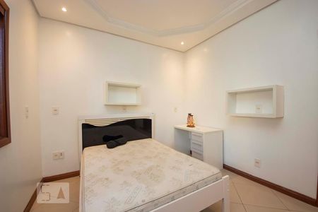 Quarto 2 de casa para alugar com 2 quartos, 220m² em Rubem Berta, Porto Alegre