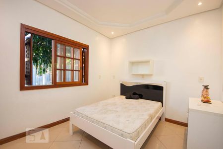 Quarto 2 de casa para alugar com 2 quartos, 220m² em Rubem Berta, Porto Alegre