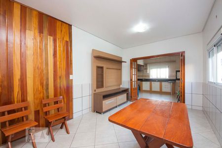 Sala  de casa para alugar com 2 quartos, 220m² em Rubem Berta, Porto Alegre