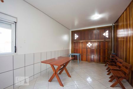Sala  de casa para alugar com 2 quartos, 220m² em Rubem Berta, Porto Alegre