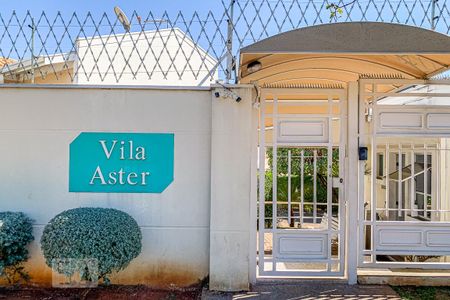 Casa de condomínio para alugar com 95m², 3 quartos e 2 vagasFachada