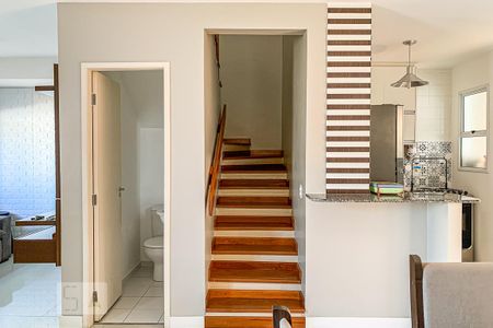 Escada de casa de condomínio para alugar com 3 quartos, 95m² em Parque Imperador, Campinas