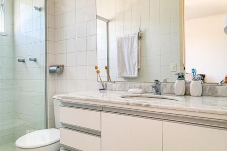 Casa de condomínio para alugar com 95m², 3 quartos e 2 vagasBanheiro do Quarto 3