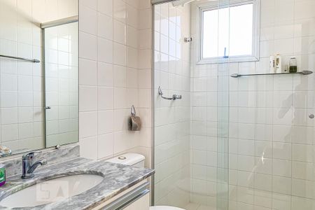 Casa de condomínio para alugar com 95m², 3 quartos e 2 vagasBanheiro do Quarto 2
