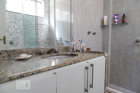 Casa de condomínio à venda com 470m², 6 quartos e 4 vagasBanheiro suíte 3