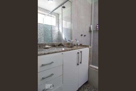 Casa de condomínio à venda com 470m², 6 quartos e 4 vagasBanheiro suíte 3