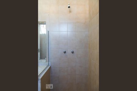 Casa de condomínio à venda com 470m², 6 quartos e 4 vagasBanheiro social