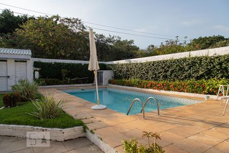 Casa de condomínio à venda com 470m², 6 quartos e 4 vagasPiscina privativa