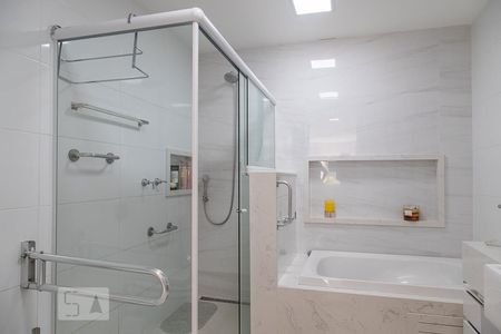 Casa de condomínio à venda com 470m², 6 quartos e 4 vagasBanheiro suíte 1