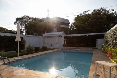 Casa de condomínio à venda com 470m², 6 quartos e 4 vagasPiscina privativa