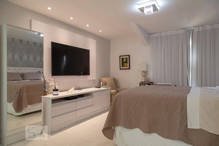 Casa de condomínio à venda com 470m², 6 quartos e 4 vagasSuíte 1