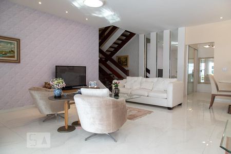 Casa de condomínio à venda com 470m², 6 quartos e 4 vagasSala