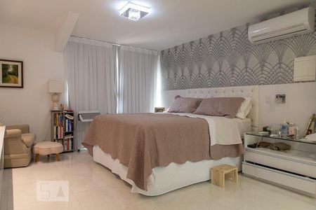 Casa de condomínio à venda com 470m², 6 quartos e 4 vagasSuíte 1