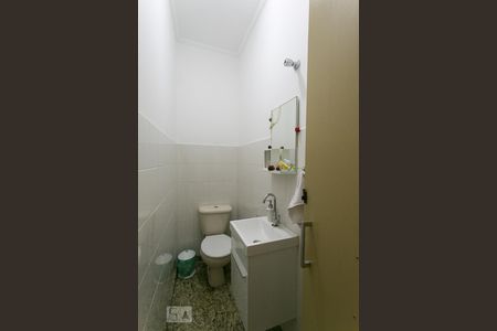 Casa de condomínio à venda com 155m², 3 quartos e 3 vagasLavabo