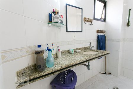 Casa de condomínio à venda com 155m², 3 quartos e 3 vagasBanheiro da Suíte