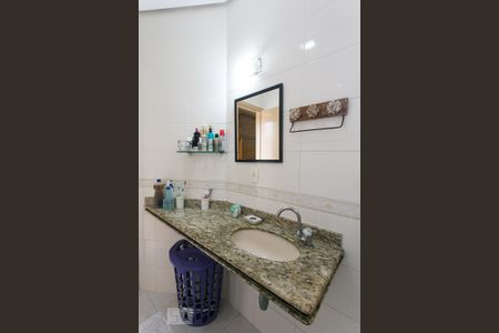 Casa de condomínio à venda com 155m², 3 quartos e 3 vagasBanheiro da Suíte