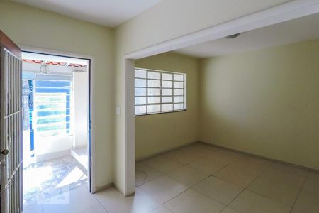 Casa à venda com 150m², 5 quartos e 1 vagaSala