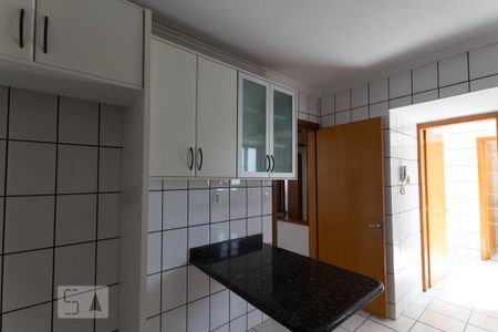 Cozinha de apartamento à venda com 3 quartos, 110m² em Jardim Goiás, Goiânia