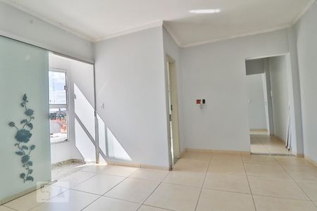 Sala de apartamento para alugar com 2 quartos, 50m² em Setor Morais, Goiânia