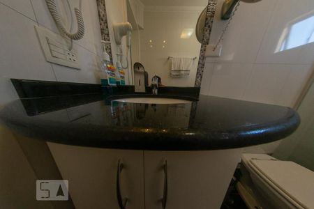 Casa de condomínio para alugar com 90m², 2 quartos e 3 vagasBanheiro da Suíte