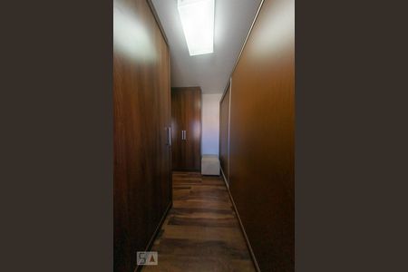 Casa de condomínio para alugar com 90m², 2 quartos e 3 vagasCloset