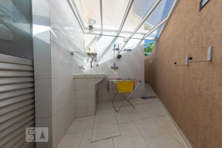 Casa de condomínio para alugar com 90m², 2 quartos e 3 vagasDetalhe da area de serviço