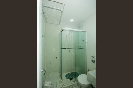 Banheiro  de apartamento para alugar com 1 quarto, 30m² em Copacabana, Rio de Janeiro