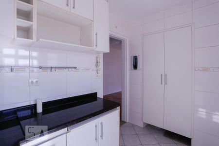 Cozinha de apartamento para alugar com 1 quarto, 51m² em Vila Anglo Brasileira, São Paulo