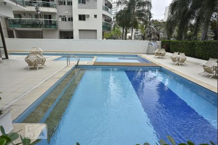 Apartamento para alugar com 72m², 3 quartos e 1 vagaÁrea comum - Piscina