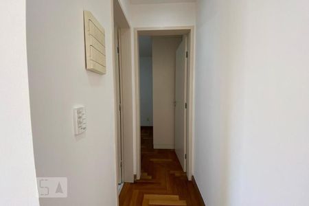 Corredor de apartamento para alugar com 1 quarto, 40m² em Super Quadra Morumbi, São Paulo