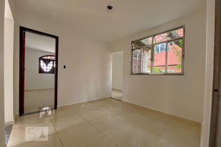 Casa para alugar com 100m², 2 quartos e 1 vaga Casa para alugar com 100m², 2 quartos e 1 vagaSala de Jantar