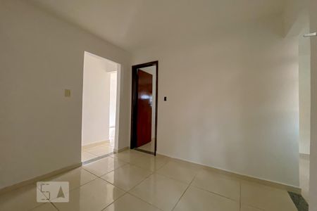 Casa para alugar com 100m², 2 quartos e 1 vaga Casa para alugar com 100m², 2 quartos e 1 vagaSala de Jantar