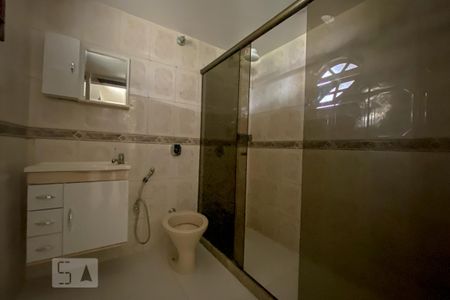Casa para alugar com 100m², 2 quartos e 1 vaga Casa para alugar com 100m², 2 quartos e 1 vagaBanheiro da Suíte