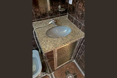 Casa para alugar com 100m², 2 quartos e 1 vaga Casa para alugar com 100m², 2 quartos e 1 vagaBanheiro