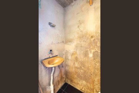 Casa à venda com 147m², 2 quartos e 2 vagasBanheiro Serviço