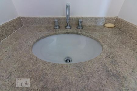 Casa para alugar com 48m², 1 quarto e 1 vaga Casa para alugar com 48m², 1 quarto e 1 vagaBanheiro