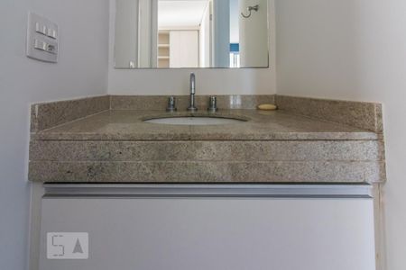 Casa para alugar com 48m², 1 quarto e 1 vaga Casa para alugar com 48m², 1 quarto e 1 vagaBanheiro
