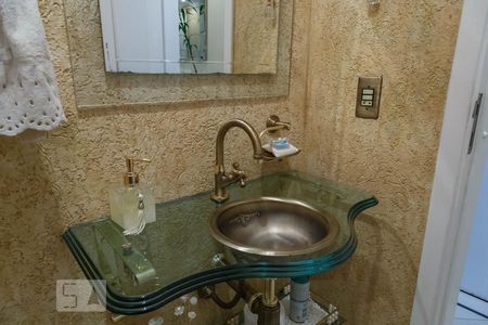 Apartamento à venda com 84m², 3 quartos e 2 vagasLavabo